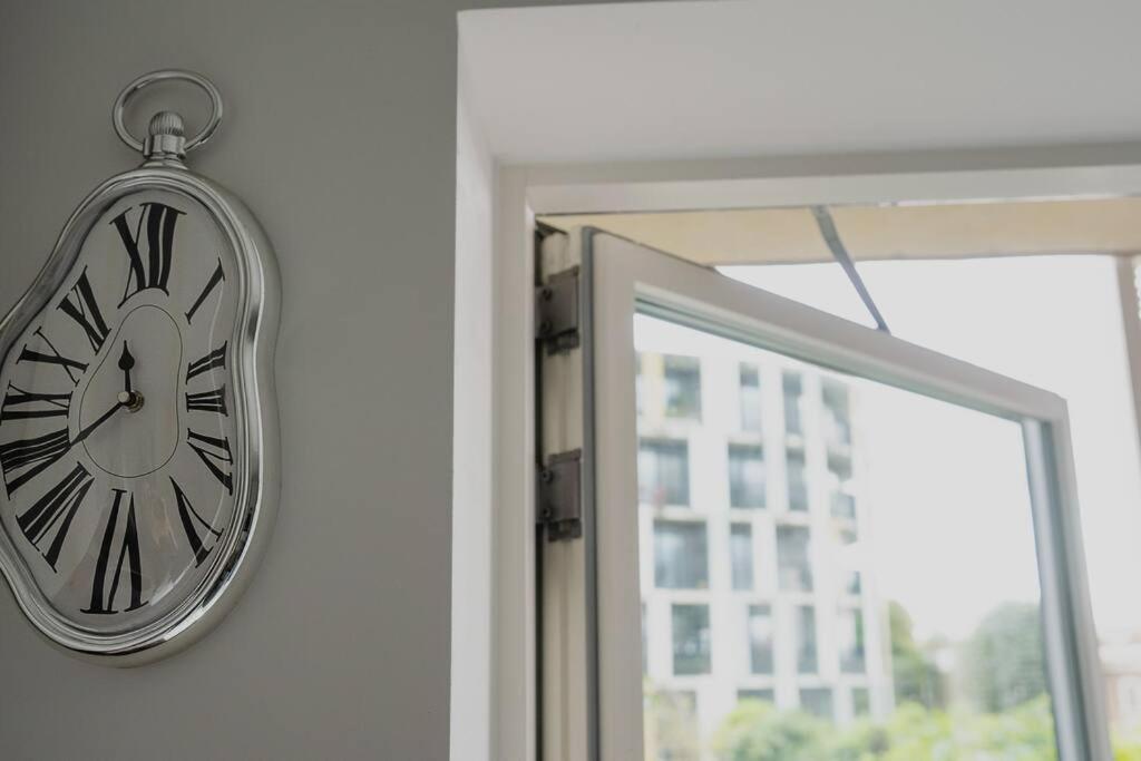 Cool Dalston Studio With Balcony And Gym Apartment Londra Exterior foto