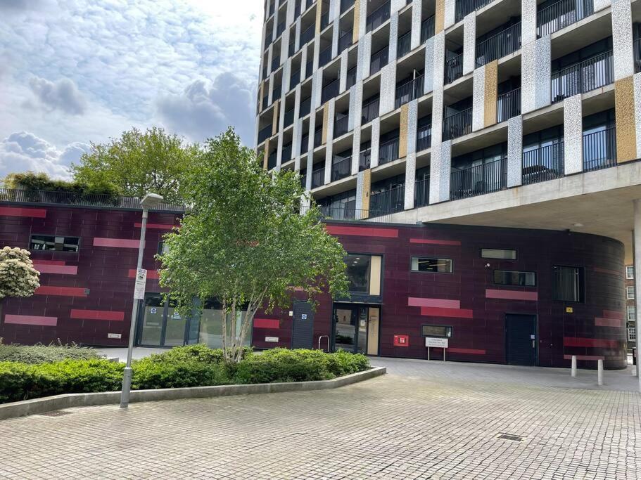 Cool Dalston Studio With Balcony And Gym Apartment Londra Exterior foto